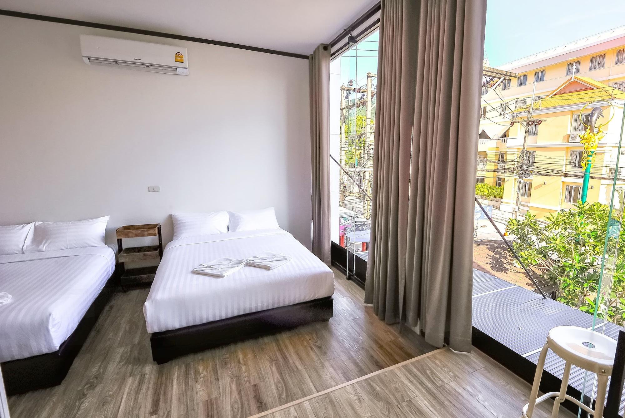 Glur Phuket Patong Beach Buitenkant foto